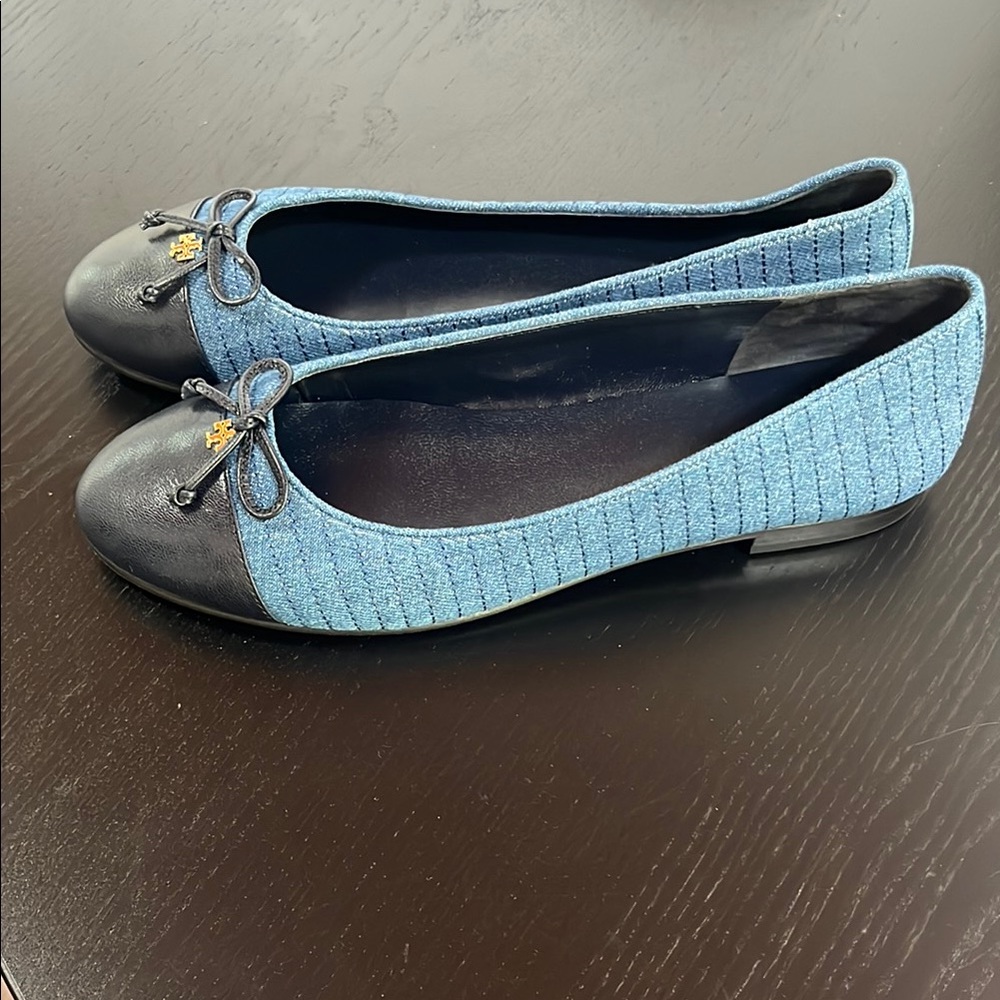 TORY BURCH DENIM CAP TOE FLAT